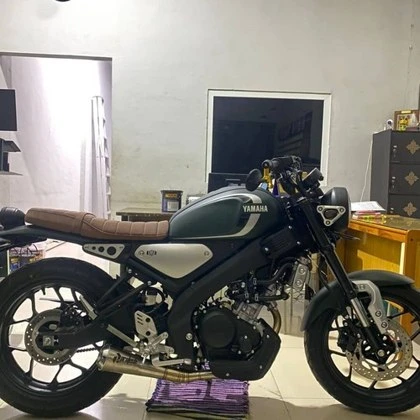 Yamaha XSR155 — Capsule · Black