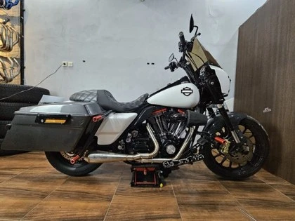 Touring TwinCam — Twin Pro 4.5 — Road King · Silver