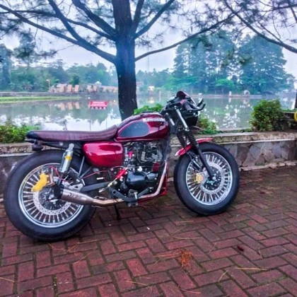 W175. Menjaga garis klasik.